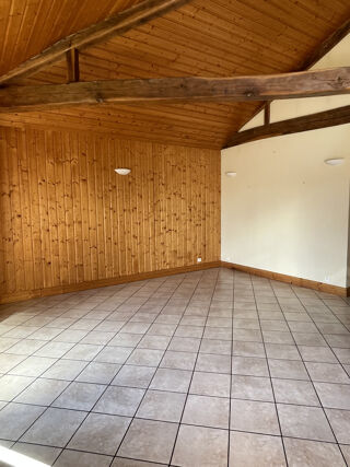  Appartement à louer 4 pièces 104 m²