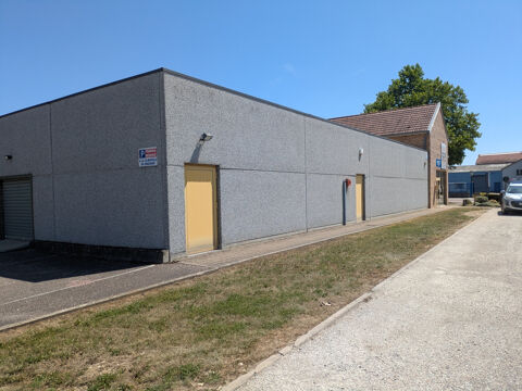   Local commercial 411 m2 avec vitrine et parking   Axe passant Saint-Dizier 