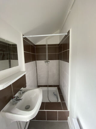  Appartement à louer 2 pièces 32 m²