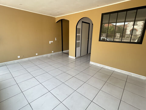 Local commercial avec vitrine au c�ur de Villiers-en-Lieu 585 52100 Villiers en lieu