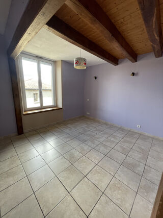  Appartement à louer 4 pièces 104 m²