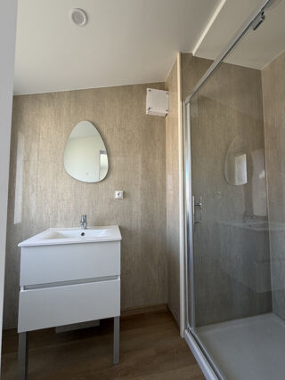  Appartement à louer 2 pièces 45 m²