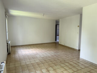  Appartement à louer 2 pièces 56 m²