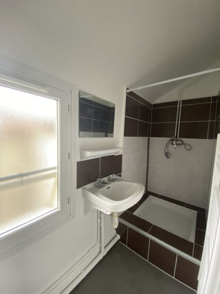  Appartement à louer 2 pièces 32 m²
