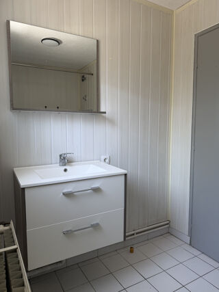  Appartement à louer 2 pièces 56 m²