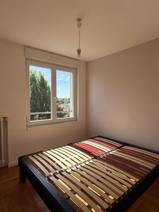  Appartement à louer 3 pièces 73 m²