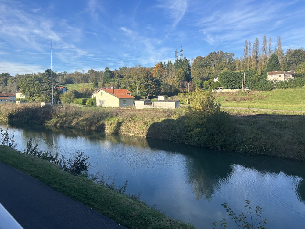 Appartement de 4 pièces, deux terrasses et une cour