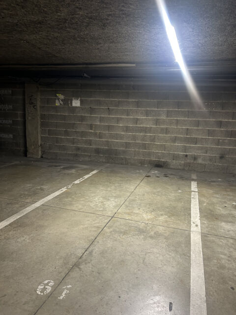  Parking / Garage � louer 