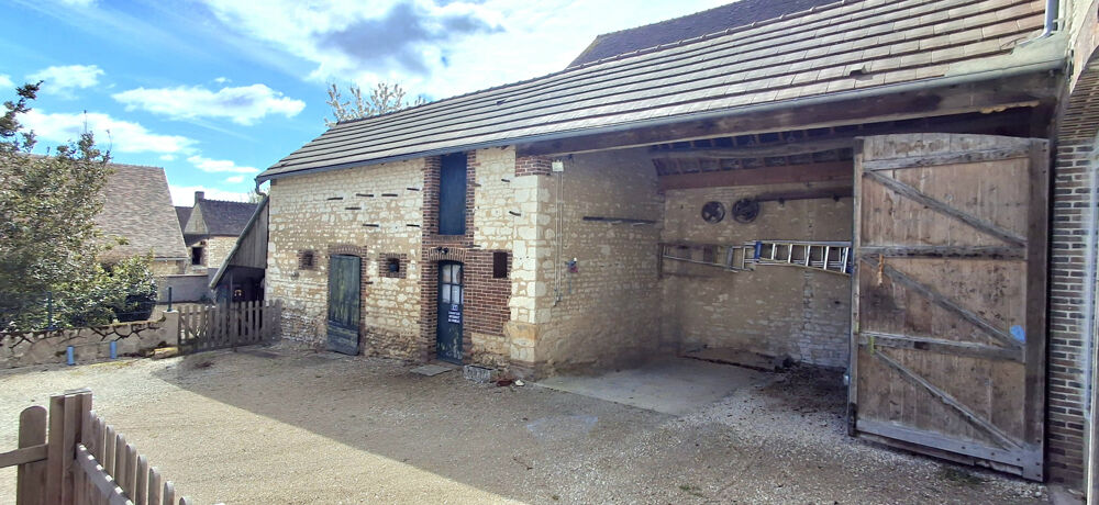 Charmante maison de village rénovée avec jardin, piscine et dépendances.