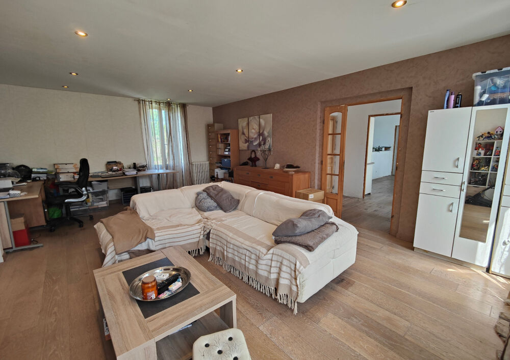 Longère familiale avec atelier et jardin