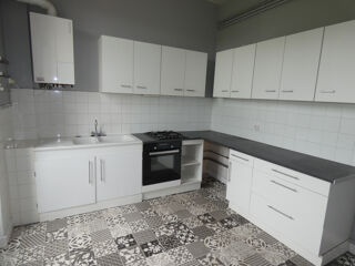  Appartement à louer 3 pièces 118 m²