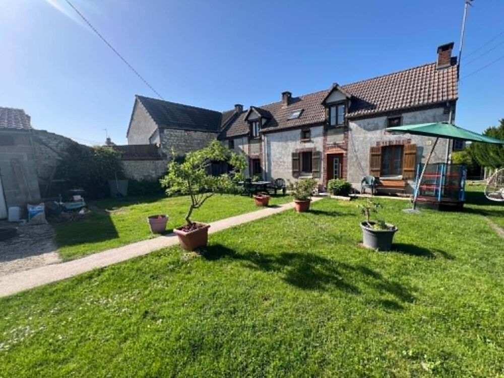 Chassy - Maison 3 chambres avec jardin et garage.