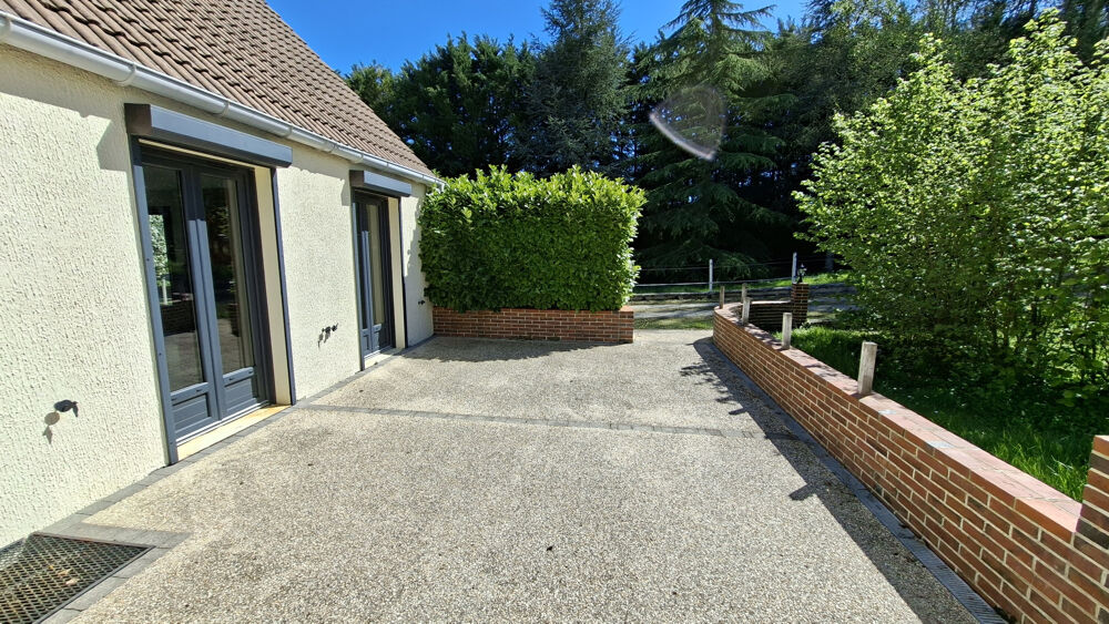 Maison sans travaux dans un havre de paix - 2,4 hectares de terrain.