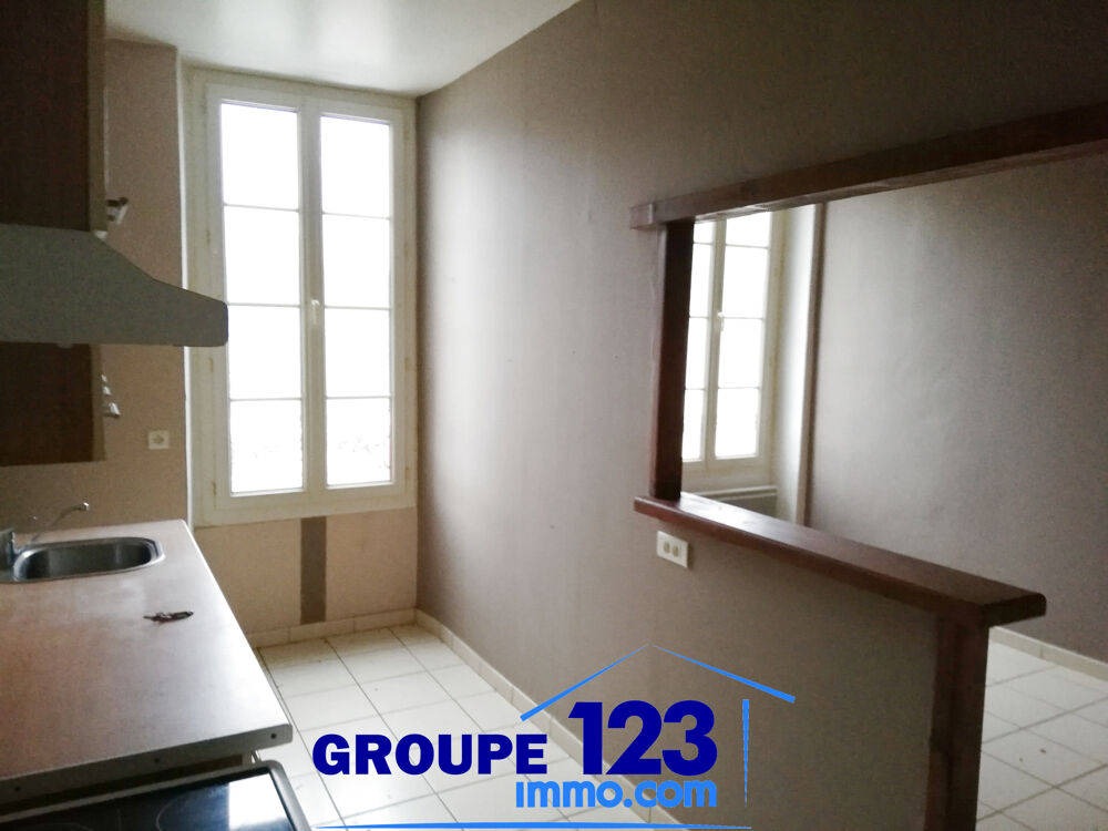 Vente Maison Maison d'habitation de ville et local commercial. Aillant sur tholon
