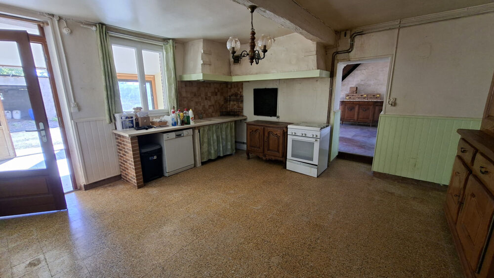 Ancienne ferme de 138 m2 hab, 6700 m2 de terrain
