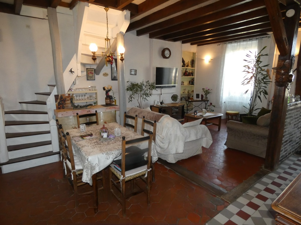 Charmoy : maison de 150 m2 avec terrasse et 4 chambres