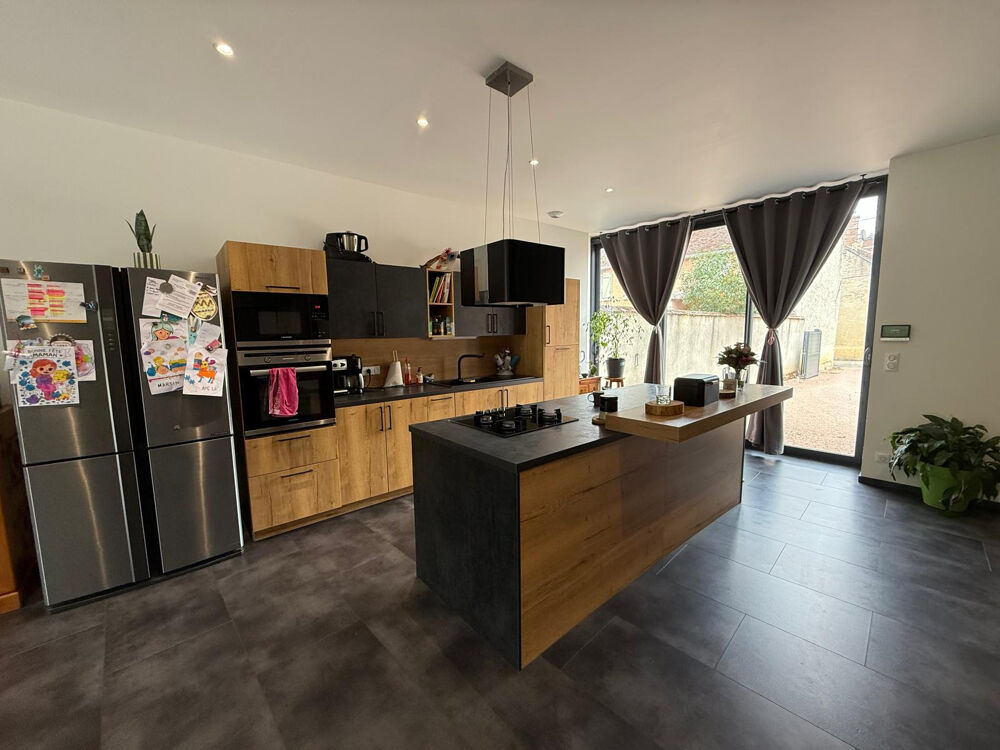 Vente Maison Vallan (89) - Maison de caractère entièrement rénovée - Plus de 200 m2 habitables - 4 chambres - Grand jardin Vallan