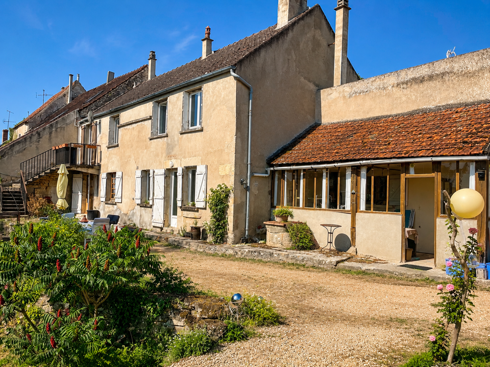 Maison double sur les hauteurs de Clamecy (58) de plus de 180 m2