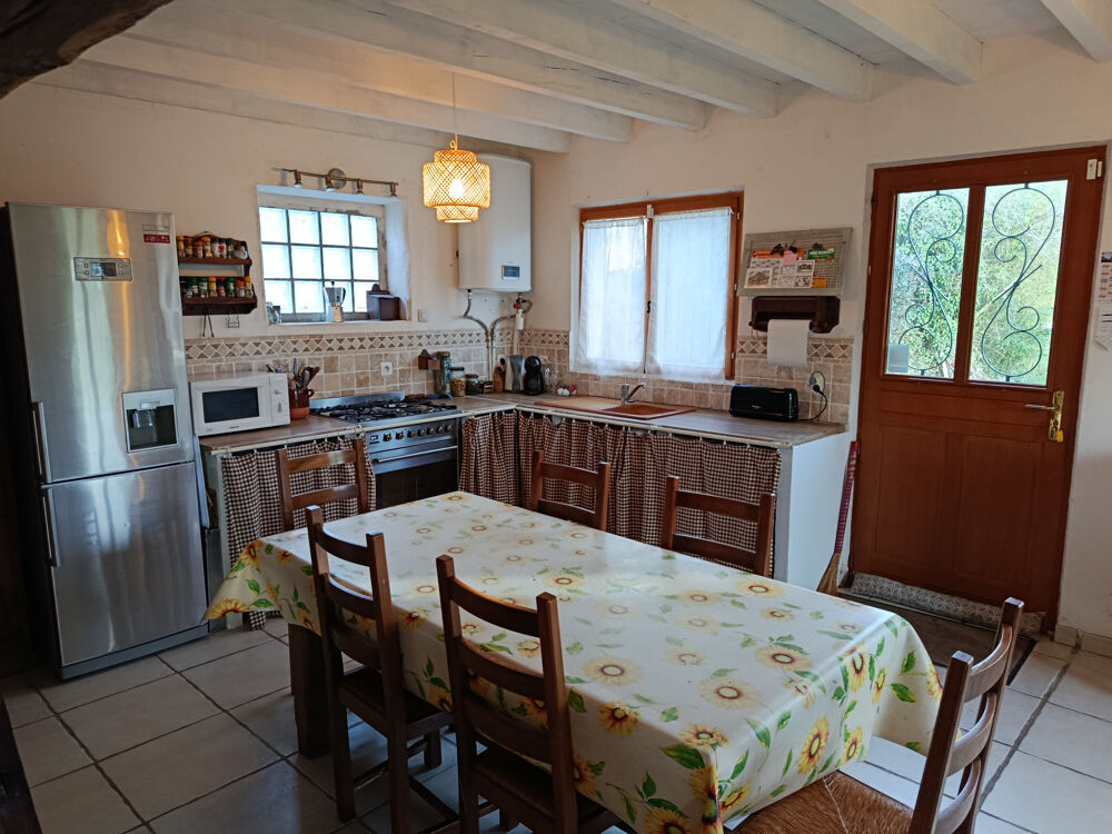 Maison sur terrain clos et boisé de presque 3000 m2.