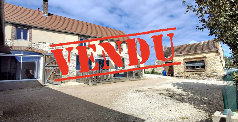 Vente Maison Charmante maison de village rénovée avec jardin, piscine et dépendances. Poilly sur tholon