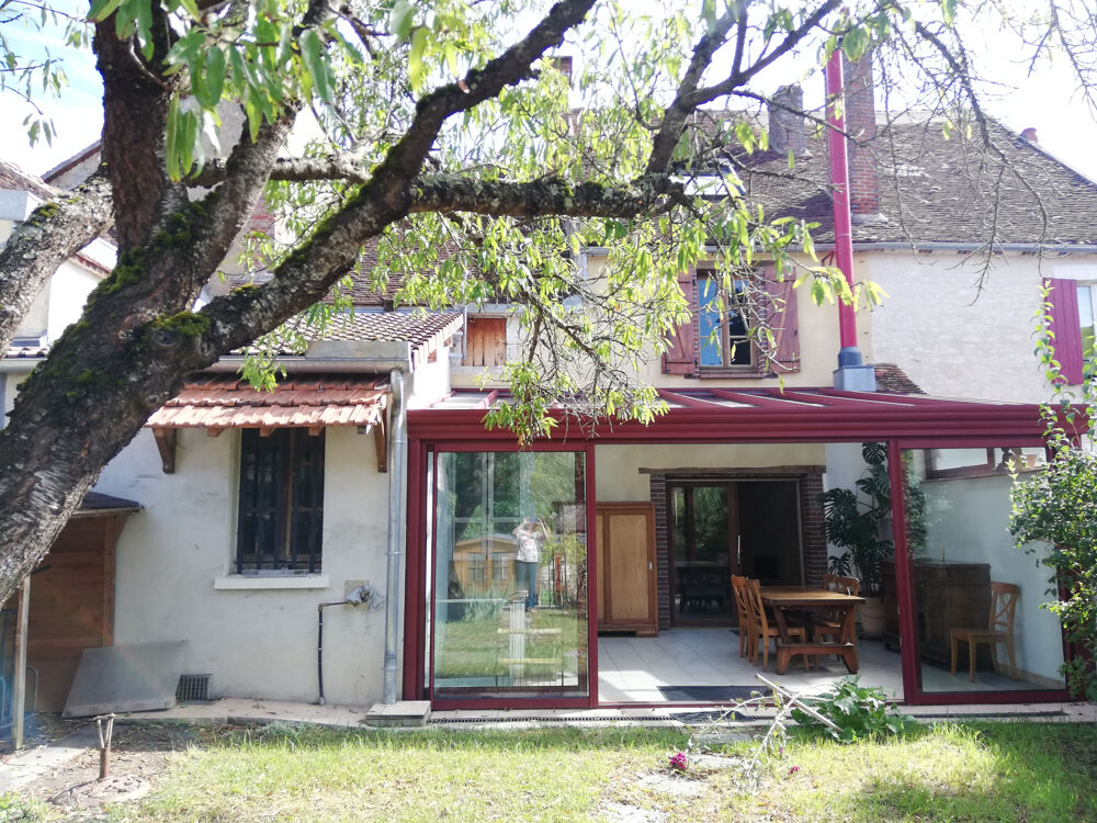 Maison avec charme de la pierre à moins de 10 minutes de la gare.