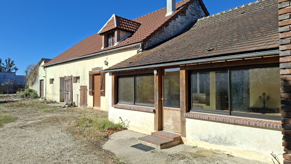 Ancienne ferme de 138 m2 hab, 6700 m2 de terrain