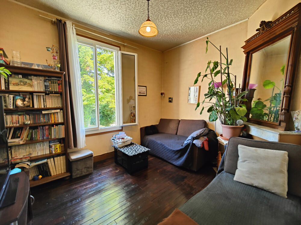 Donnez vie à vos projets dans cette maison avec beau terrain