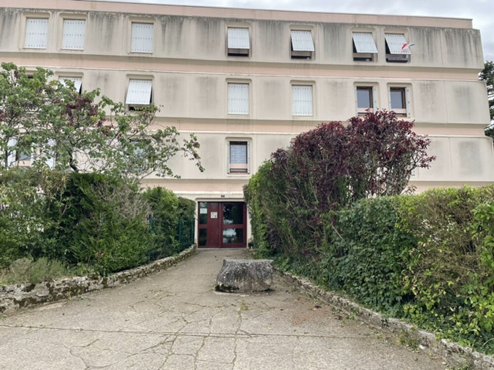 Bel appartement de 86m2 AUXERRE, proche commerces avec 3 chambres dans une petite résidence calme
