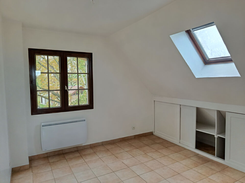 Vente Maison Pavillon familiale des années 1990, 4 chambres avec jardin clos et arboré. Charny oree de puisaye