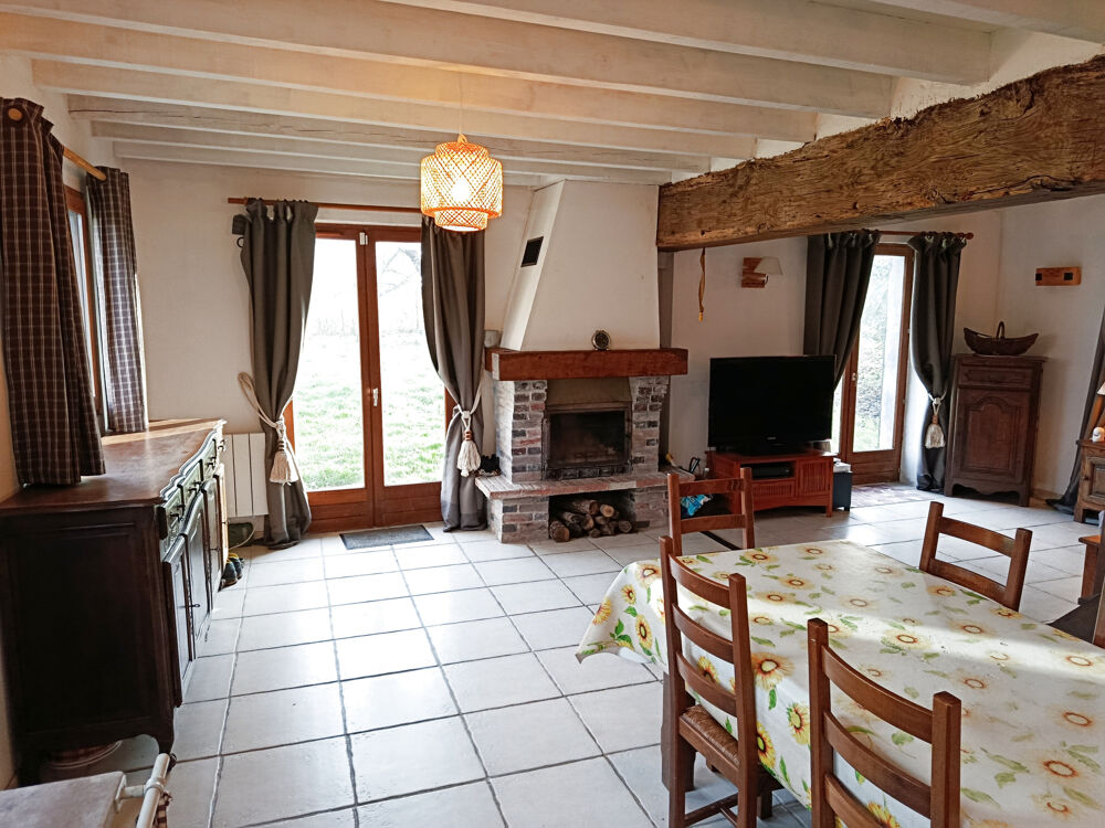 Maison sur terrain clos et boisé de presque 3000 m2.