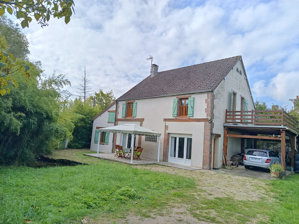 Maison ancienne 3 chambres avec jardin clos et arboré.