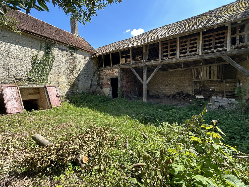 Vente Maison Maison de village avec dépendances et terrain   fort potentiel Maligny