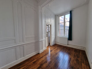  Appartement à louer 3 pièces 65 m²