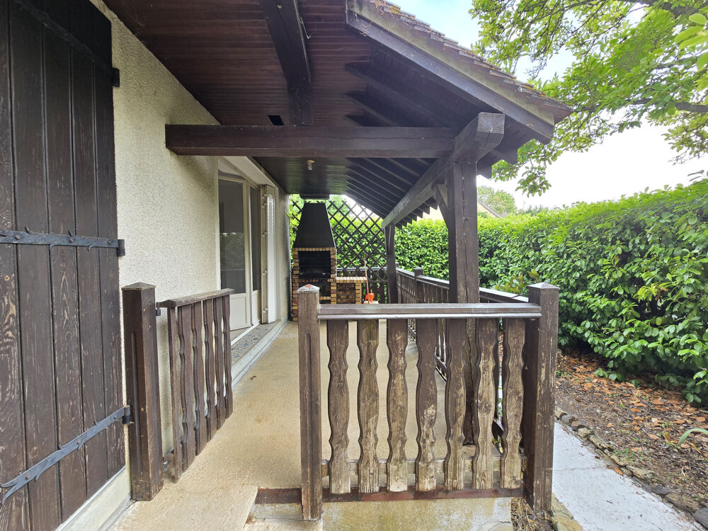 VILLEFARGEAU (89) - Maison de caractère de 102,5 m2, 3 chambres, avec sous-sol total, dépendances et terrain c