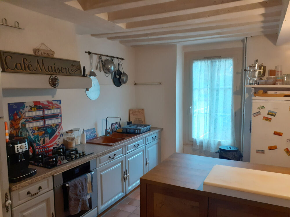 Charme de l'ancien avec jardin et dépendances