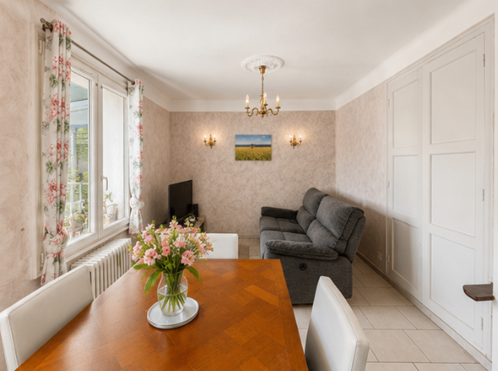 Vente Maison Auxerre   Élégante maison familiale de 128 m2 avec véranda, sous-sol total et double garage Auxerre
