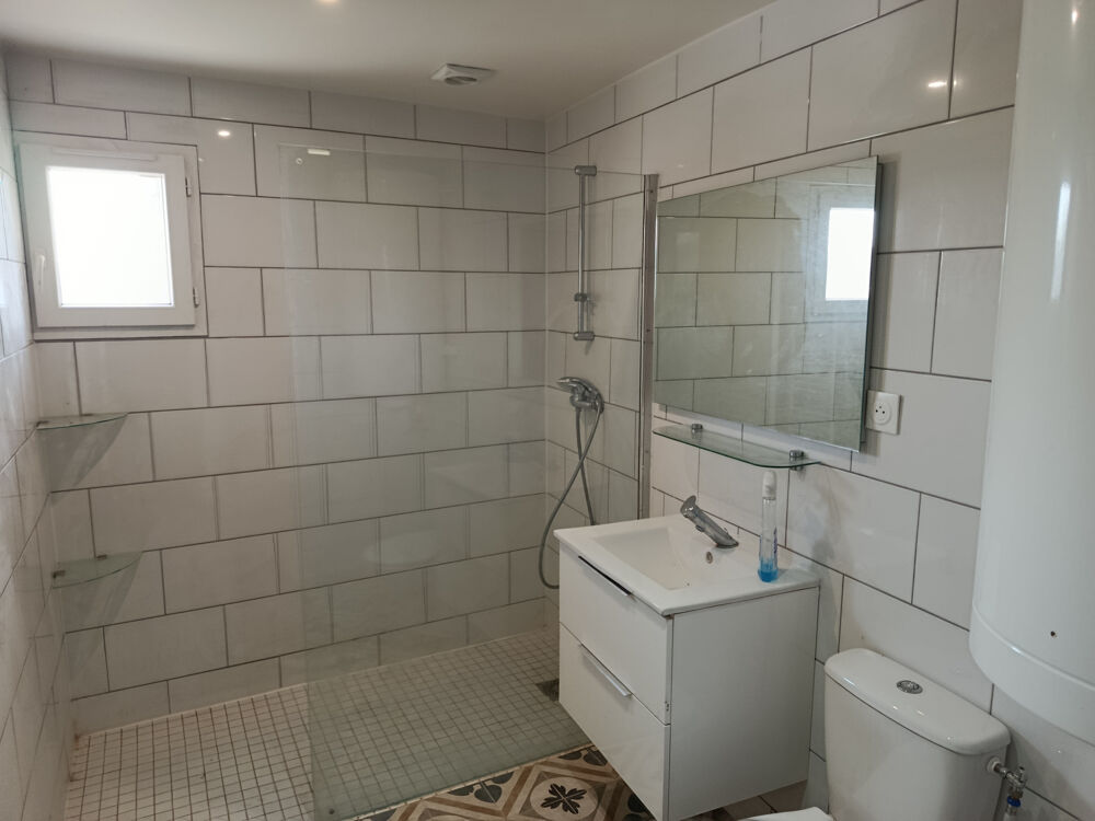 Vente Immeuble Maison d'habitation partagée en 3 appartements. Senan