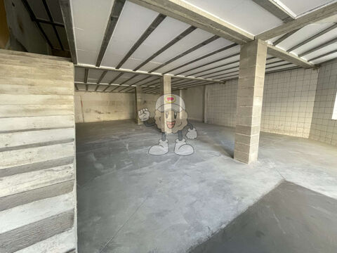 LEZIGNAN-CORBIERES - Local Commercial / Garage / Entrepôt de 450 m2 sur 3 niveaux 199000 11200 Lezignan corbieres