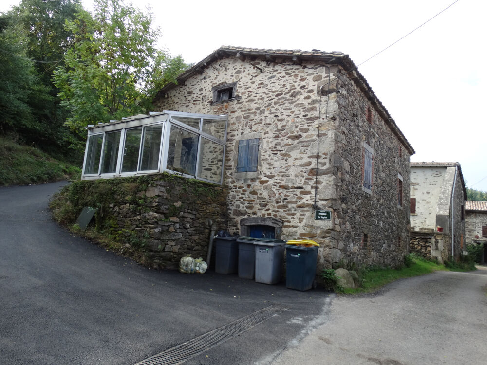 Grange et maison en pierres à rénover entièrement