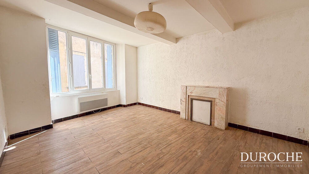 Courthezon, Maison de village au calme avec cour et grenier aménageable 141 m2