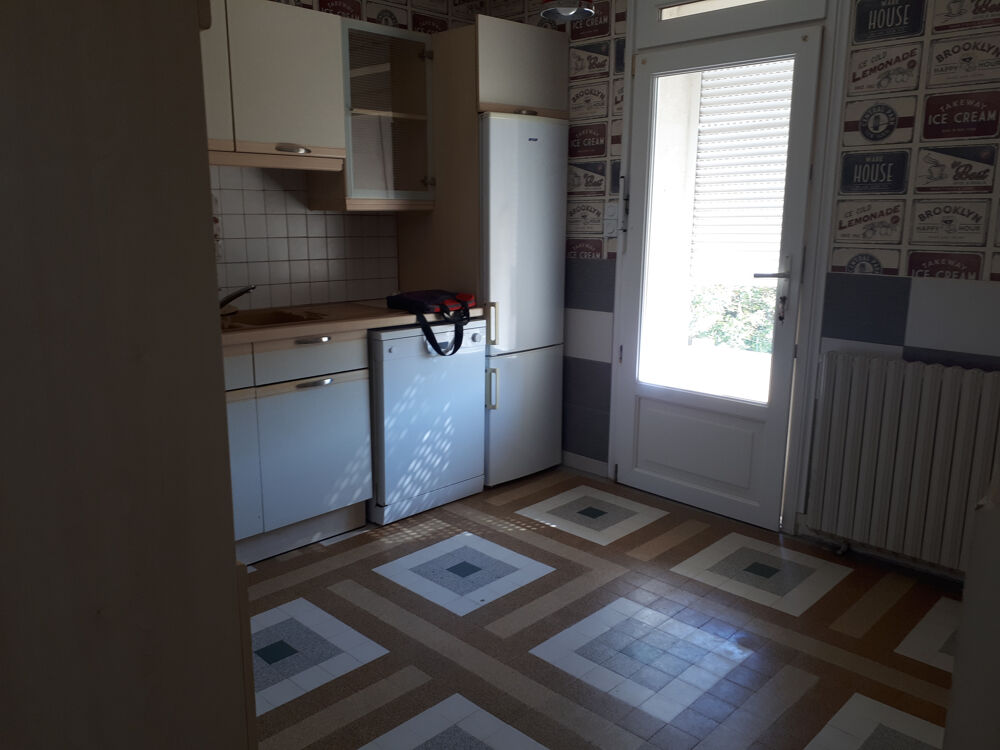 Vente Maison Agréable maison sur sous avec joli jardin clos et arboré avec cabanon Chatellerault