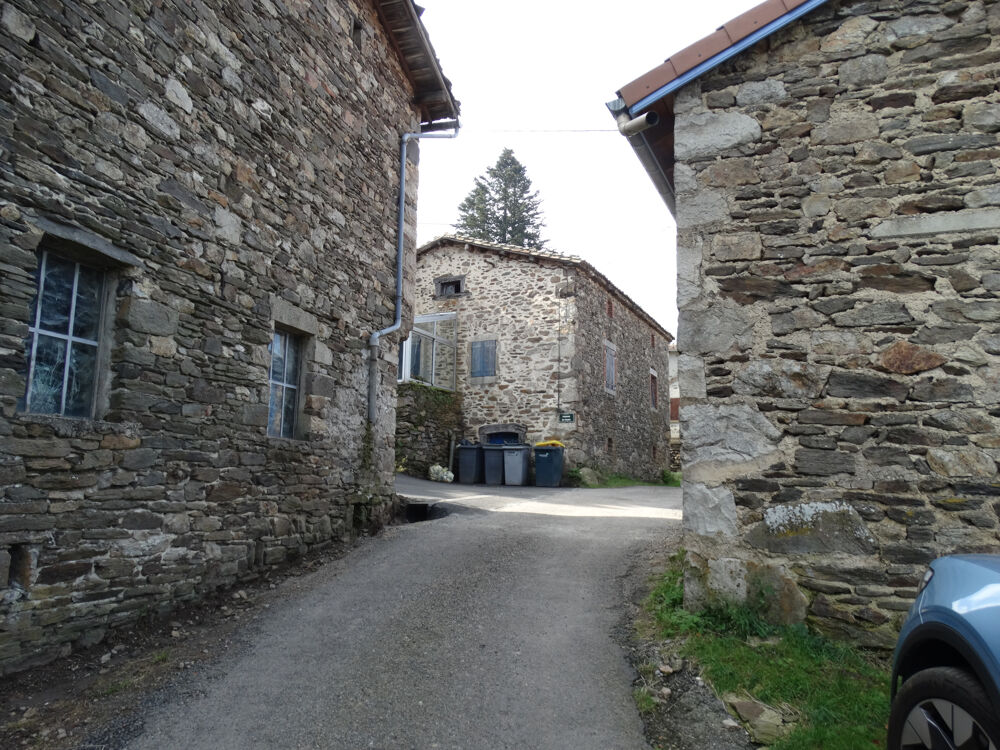 Grange et maison en pierres à rénover entièrement