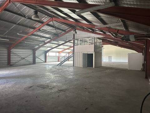   Local Industriel de 981m2 , emplacement stratégique exceptionnel 