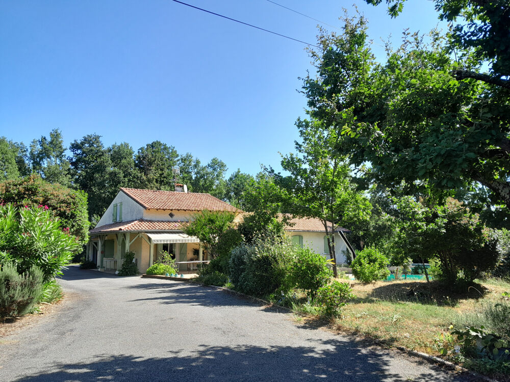 Maison de charme avec piscine.