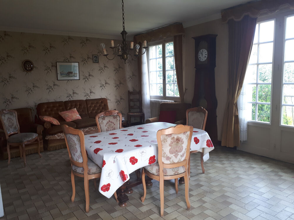 Belle maison d'architecte sur sous sol semi enterré avec de superbes combles aménageables