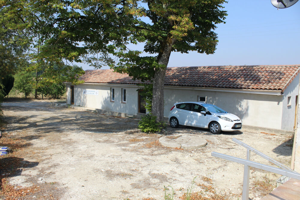 Maison en pierre, 2 gîtes et clubhouse de bowling