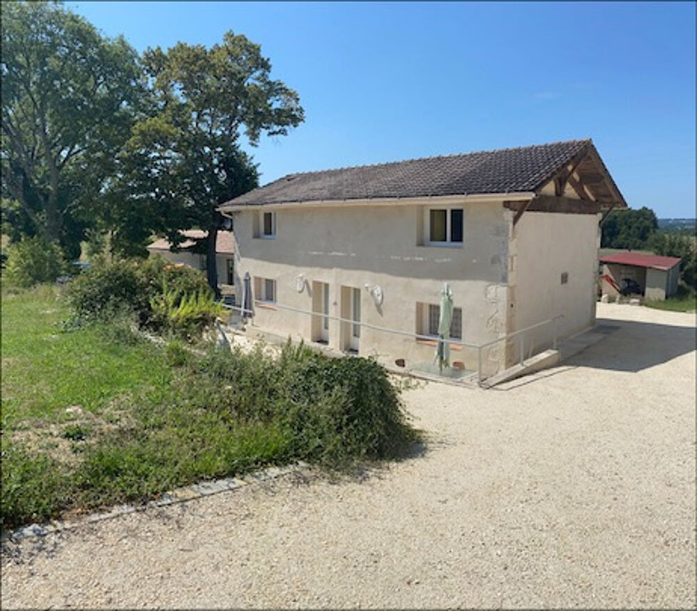 Maison en pierre, 2 gîtes et clubhouse de bowling