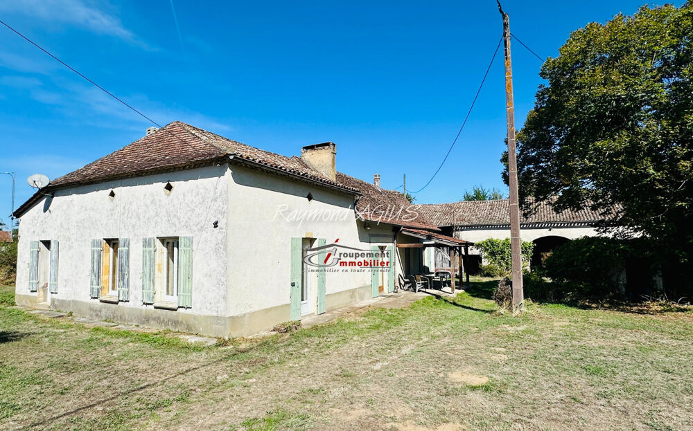 Charmant maison traditionnel en pierre de plain pied avec 2 chambres, 3 grandes granges et 1,7 ha de terrain e