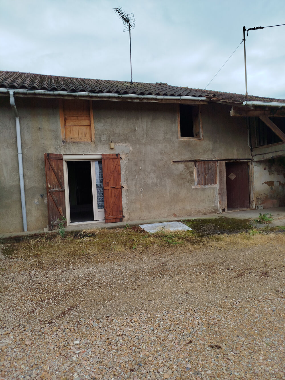 FERMETTE MITOYENNE A RENOVEE AVEC DEPENDANCES
