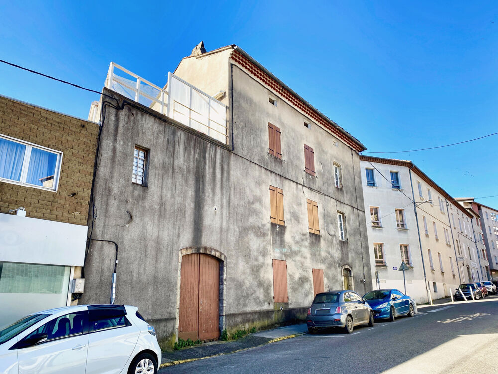 AUBENAS, IMMEUBLE DE 3 APPARTEMENTS AVEC GARAGE.